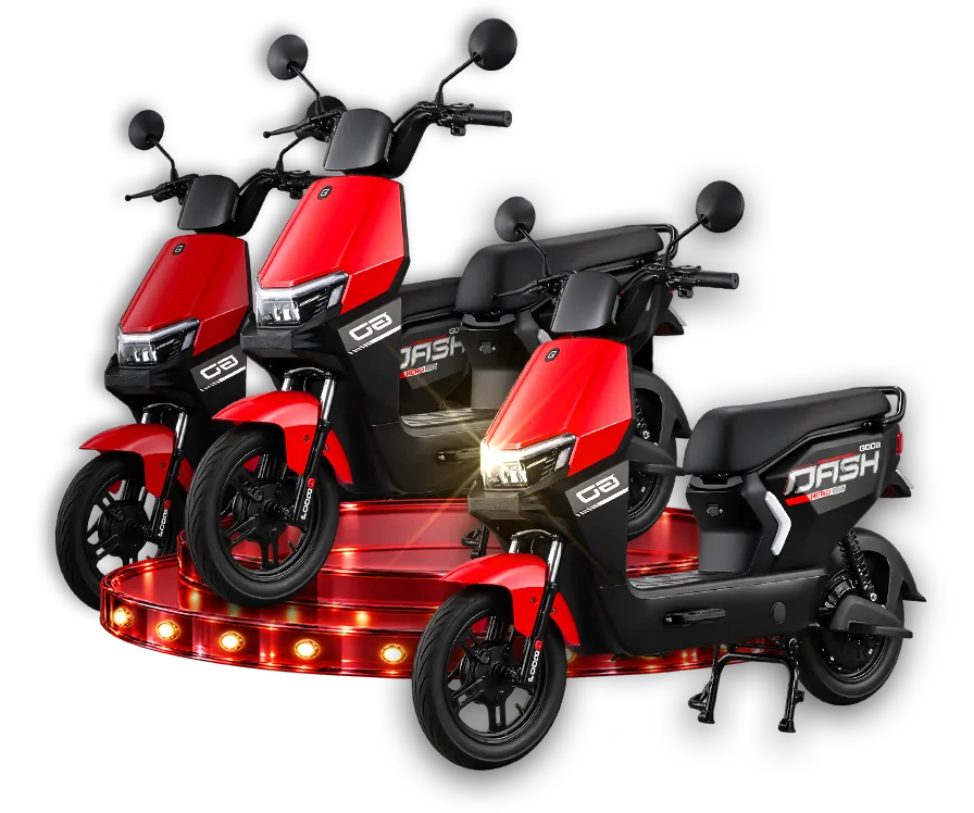 Tiga sepeda listrik merah di atas panggung